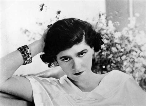 bibliographie de coco chanel|Coco Chanel birth and death.